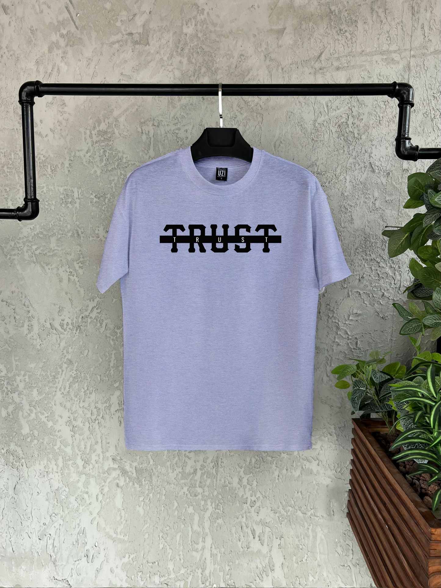 Trust Baskılı T-shirt