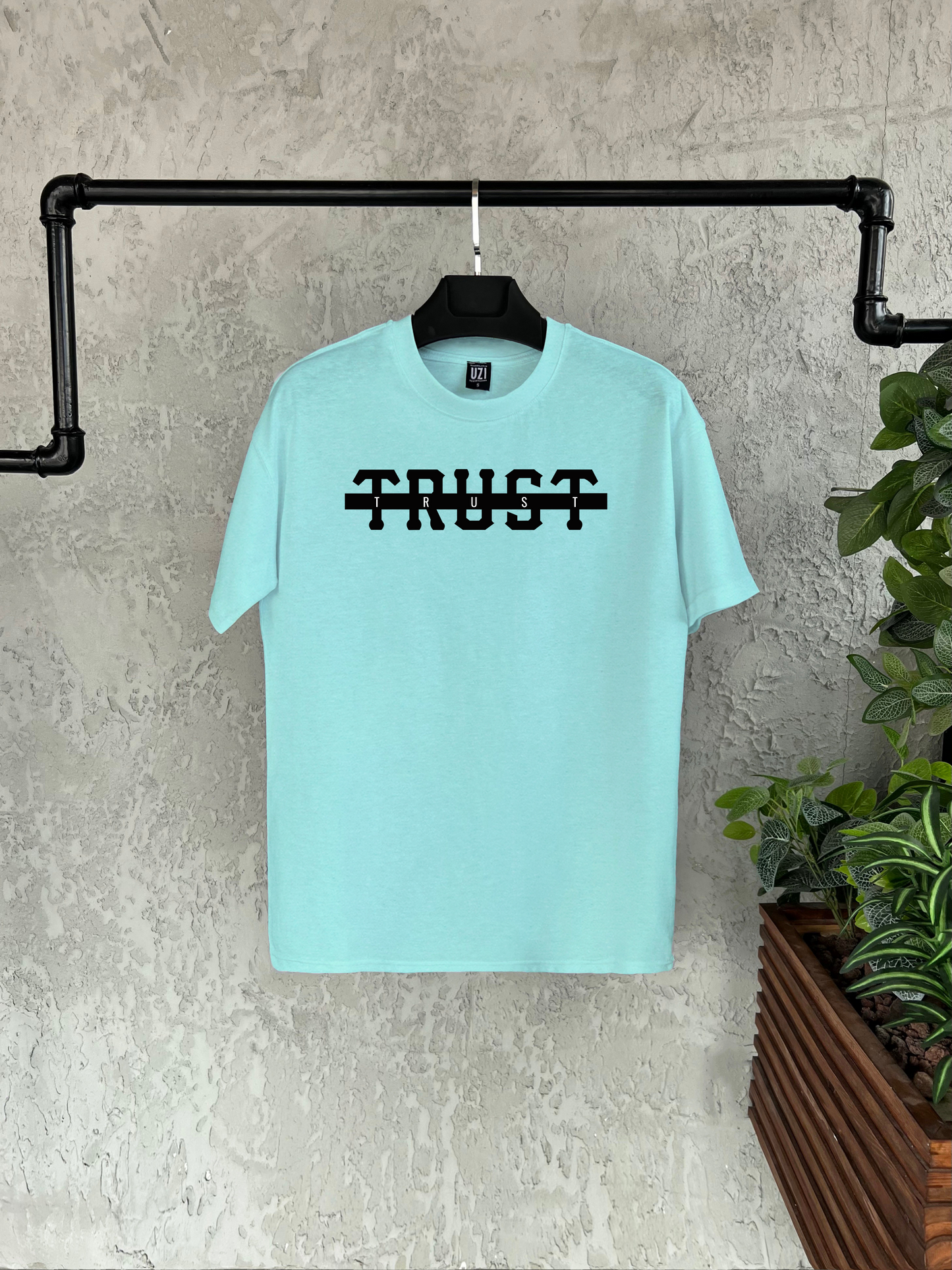 Trust Baskılı T-shirt