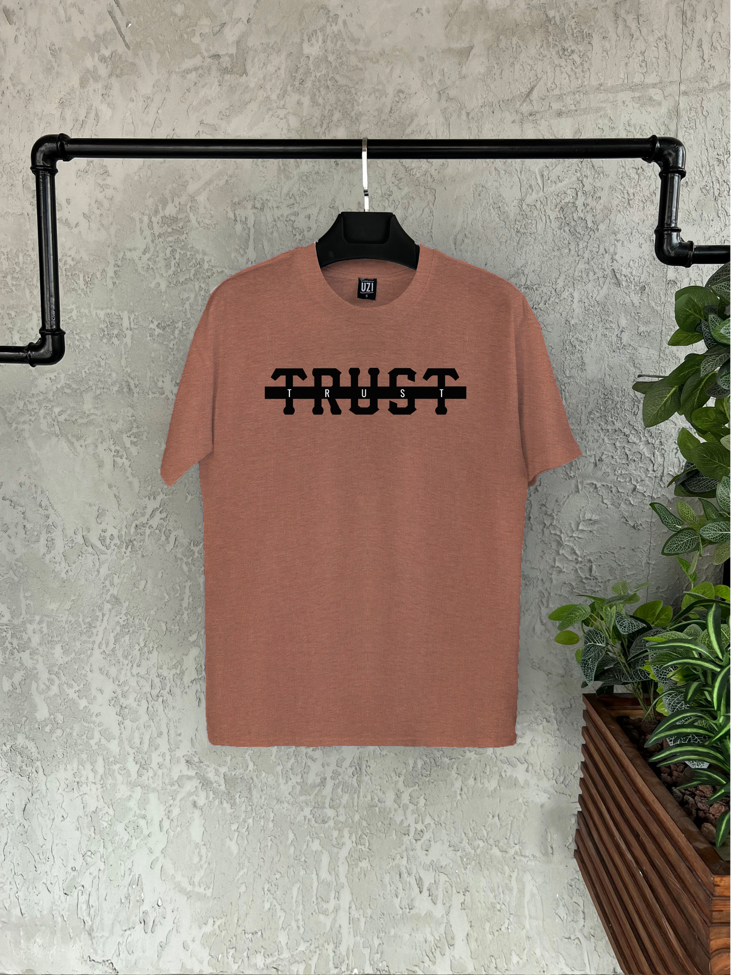 Trust Baskılı T-shirt