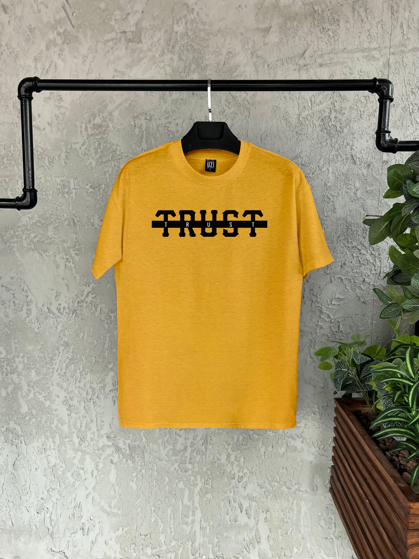 Trust Baskılı T-shirt