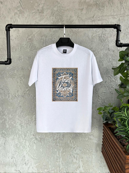 Trust Yourself Baskılı Tshirt