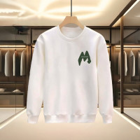 M HARF BASKILI BEYAZ SWEATSHİRT