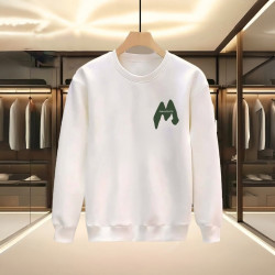 M HARF BASKILI BEYAZ SWEATSHİRT